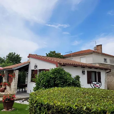 In Fazana/istrien 8306 Holiday home *