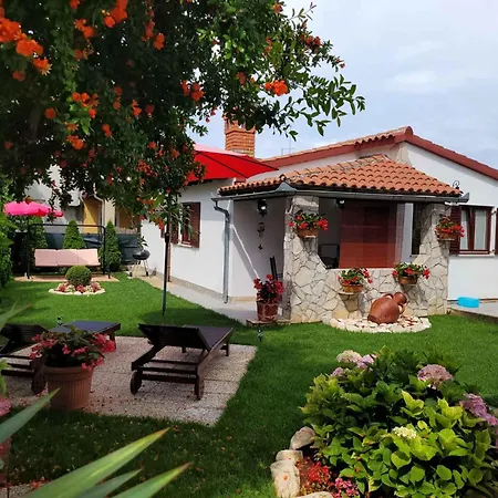 In Fazana/istrien 8306 Holiday home *